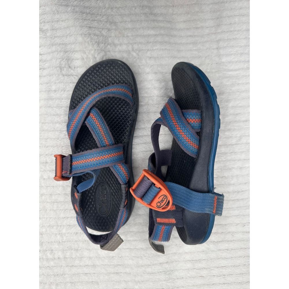 Boys Chacos sandals - Picture 2 of 5